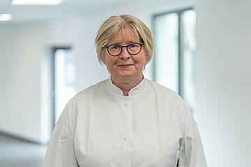 Dr. med. Barbara Termath-Bethge, Kreißsaaloberärztin, Krankenhaus Düren